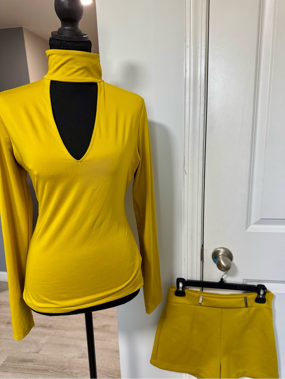 Guess Yellow Keyhole Turtleneck and Shorts 2 pieces outfit